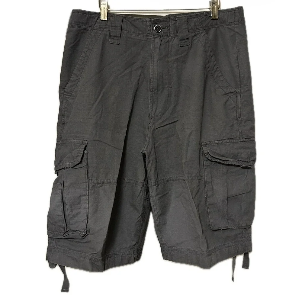 VTG Y2K Champs Sports Gear Gray Cargo Shorts. Men's Size 32x12.